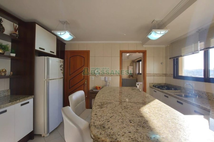 Apto Mobiliado com 198m², 3 dormitórios, 3 vagas, no bairro Madureira em Caxias do Sul para Comprar