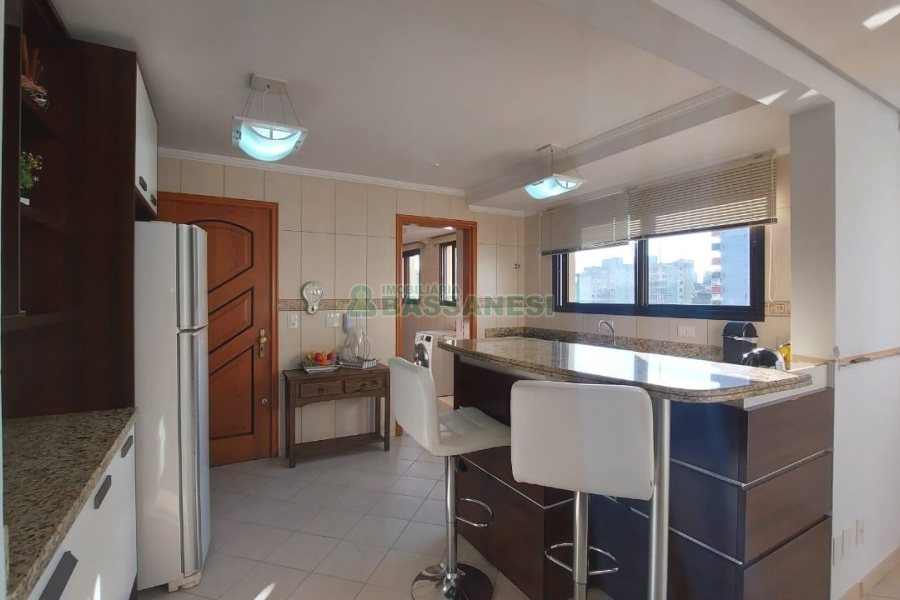 Apto Mobiliado com 198m², 3 dormitórios, 3 vagas, no bairro Madureira em Caxias do Sul para Comprar