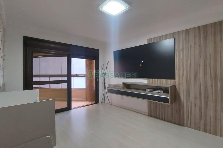 Apto Mobiliado com 198m², 3 dormitórios, 3 vagas, no bairro Madureira em Caxias do Sul para Comprar