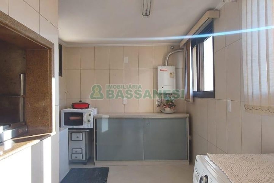 Apto Mobiliado com 198m², 3 dormitórios, 3 vagas, no bairro Madureira em Caxias do Sul para Comprar