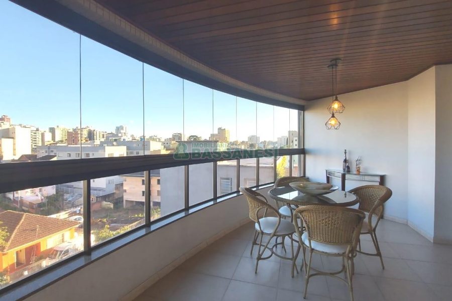 Apto Mobiliado com 198m², 3 dormitórios, 3 vagas, no bairro Madureira em Caxias do Sul para Comprar