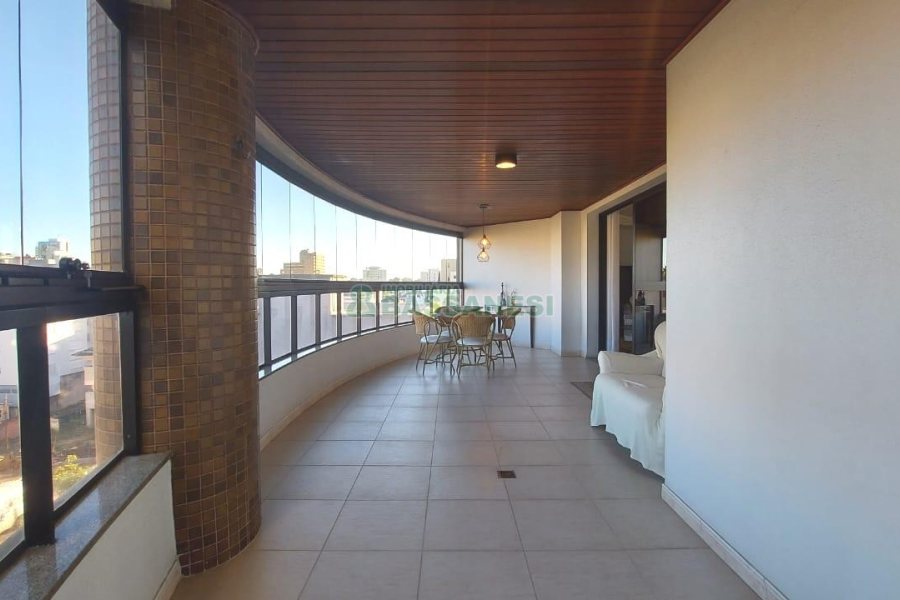 Apto Mobiliado com 198m², 3 dormitórios, 3 vagas, no bairro Madureira em Caxias do Sul para Comprar