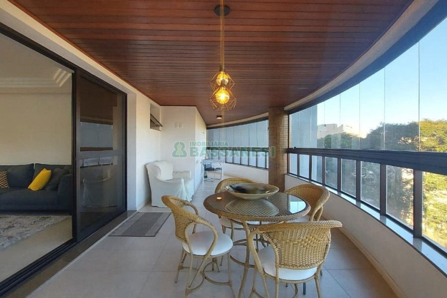 Apto Mobiliado com 198m², 3 dormitórios, 3 vagas, no bairro Madureira em Caxias do Sul para Comprar