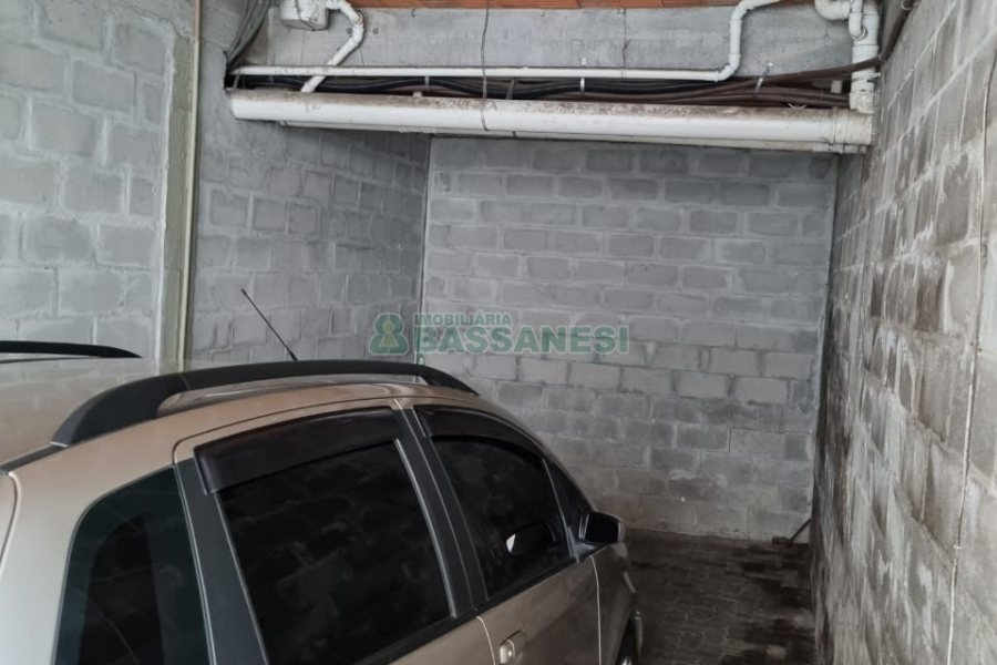 Sobrado com 49m², 2 dormitórios, 2 vagas, no bairro Marechal Floriano em Caxias do Sul para Comprar