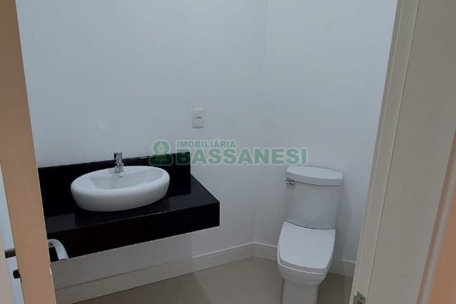 Apartamento com 189m², 3 dormitórios, 3 vagas, no bairro Centro em Caxias do Sul para Comprar