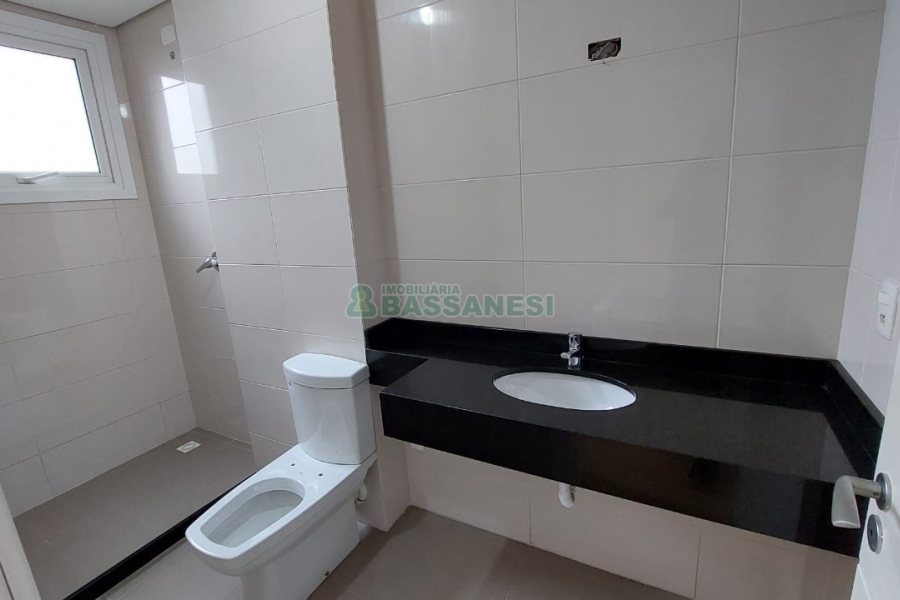 Apartamento com 189m², 3 dormitórios, 3 vagas, no bairro Centro em Caxias do Sul para Comprar