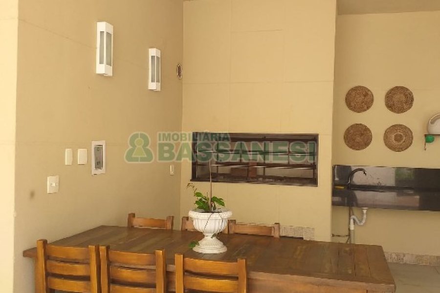 Apartamento com 189m², 3 dormitórios, 3 vagas, no bairro Centro em Caxias do Sul para Comprar