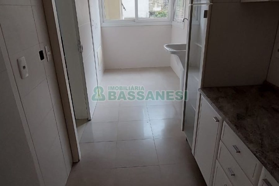 Apartamento com 189m², 3 dormitórios, 3 vagas, no bairro Centro em Caxias do Sul para Comprar
