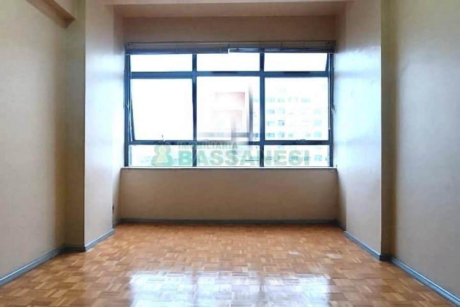 Sala com 70m², no bairro Centro em Caxias do Sul para Alugar