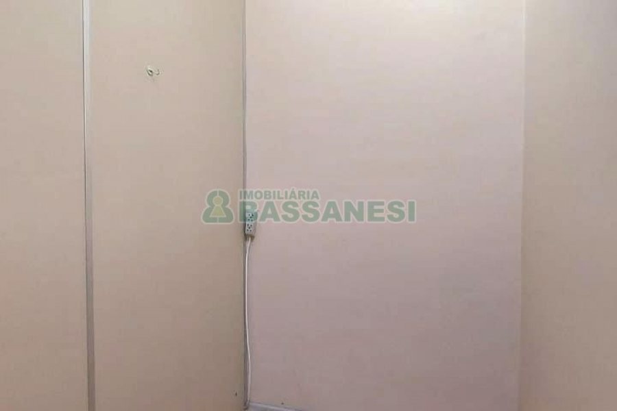 Sala com 70m², no bairro Centro em Caxias do Sul para Alugar