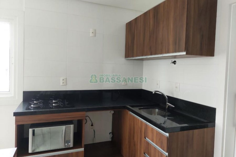 Apto Mobiliado com 64m², 2 dormitórios, 2 vagas, no bairro Panazzolo em Caxias do Sul para Alugar