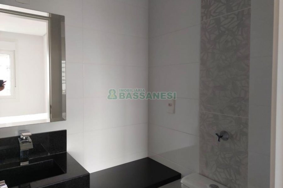 Apto Mobiliado com 64m², 2 dormitórios, 2 vagas, no bairro Panazzolo em Caxias do Sul para Alugar