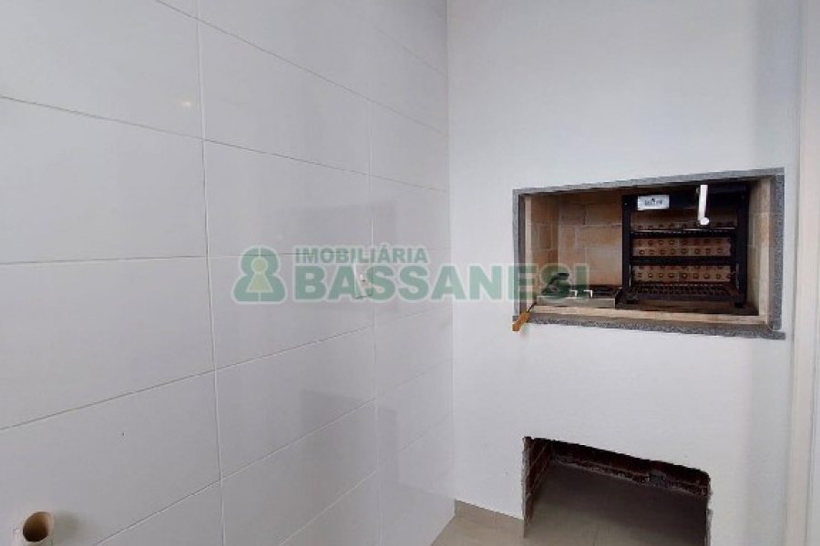 Apto Mobiliado com 64m², 2 dormitórios, 2 vagas, no bairro Panazzolo em Caxias do Sul para Alugar