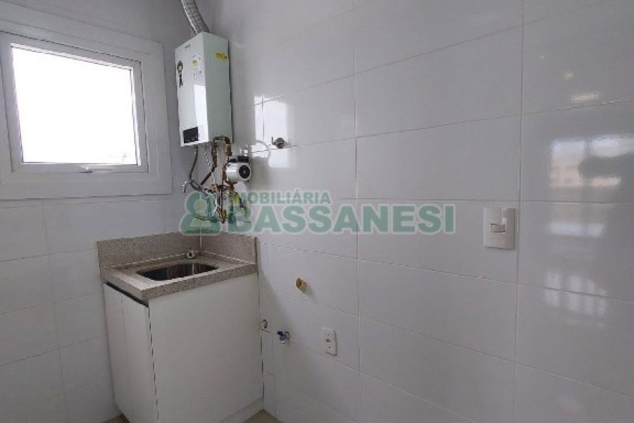 Apto Mobiliado com 64m², 2 dormitórios, 2 vagas, no bairro Panazzolo em Caxias do Sul para Alugar