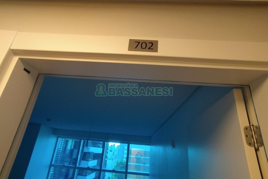 Sala com 35m², 1 vaga, no bairro São Pelegrino em Caxias do Sul para Alugar