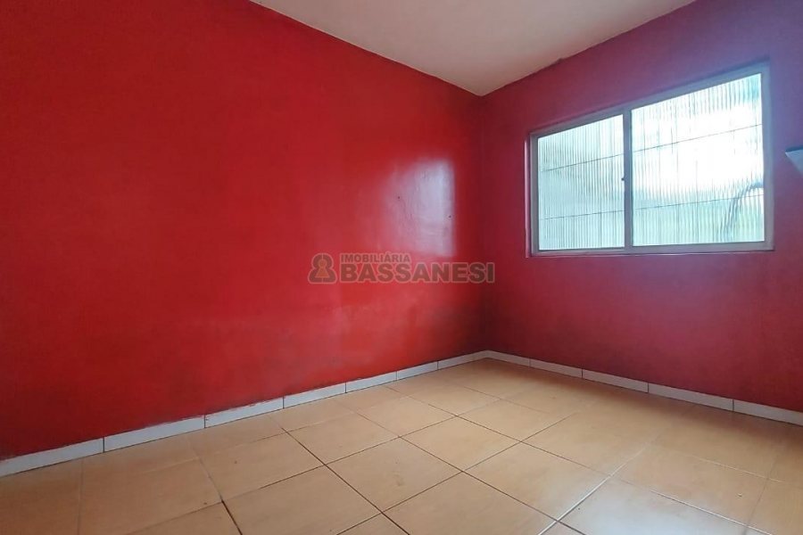 Sobrado com 54m², 2 dormitórios, 2 vagas, no bairro São Caetano em Caxias do Sul para Comprar