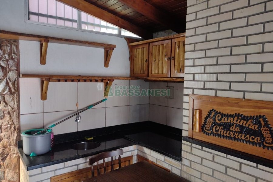 Sobrado com 86m², 3 dormitórios, 2 vagas, no bairro Santa Catarina em Caxias do Sul para Comprar