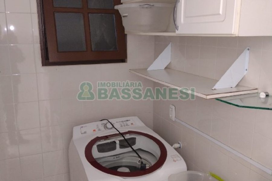 Sobrado com 86m², 3 dormitórios, 2 vagas, no bairro Santa Catarina em Caxias do Sul para Comprar