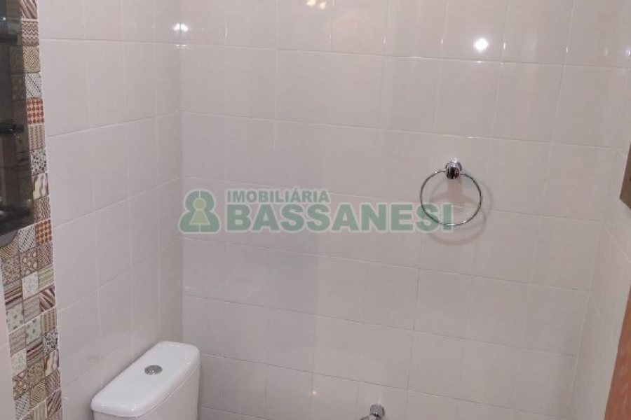 Sobrado com 86m², 3 dormitórios, 2 vagas, no bairro Santa Catarina em Caxias do Sul para Comprar