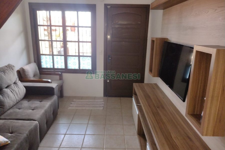 Sobrado com 86m², 3 dormitórios, 2 vagas, no bairro Santa Catarina em Caxias do Sul para Comprar