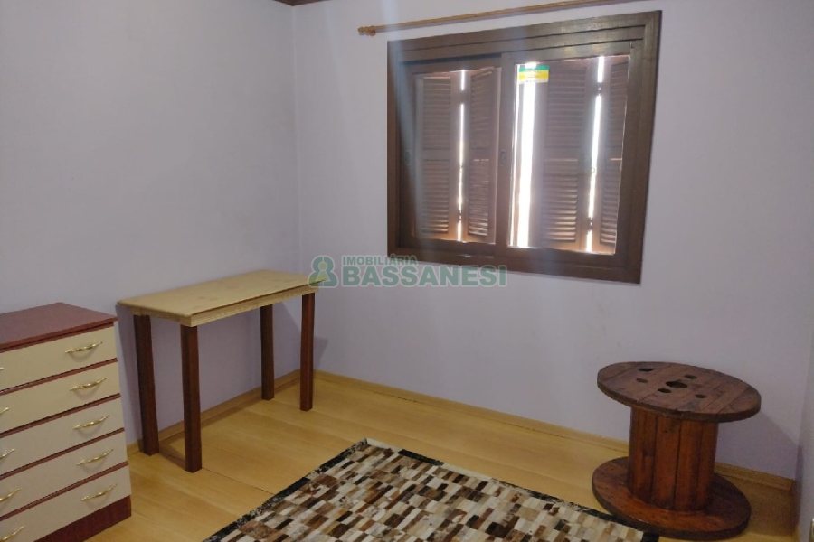 Sobrado com 86m², 3 dormitórios, 2 vagas, no bairro Santa Catarina em Caxias do Sul para Comprar