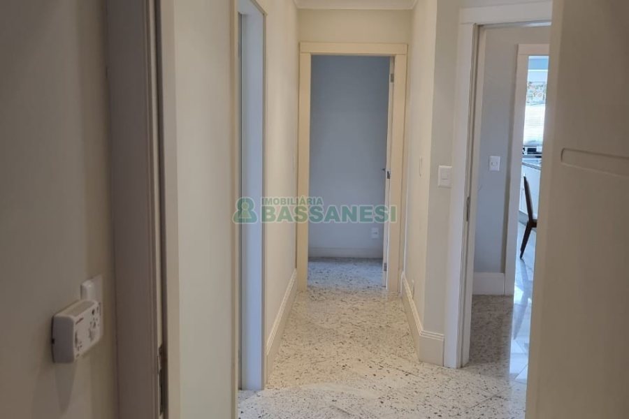 Apartamento com 241m², 3 dormitórios, 2 vagas, no bairro Colina Sorriso em Caxias do Sul para Comprar