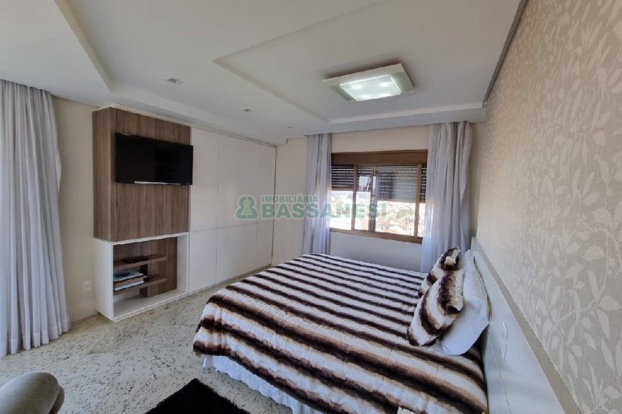 Apartamento com 241m², 3 dormitórios, 2 vagas, no bairro Colina Sorriso em Caxias do Sul para Comprar