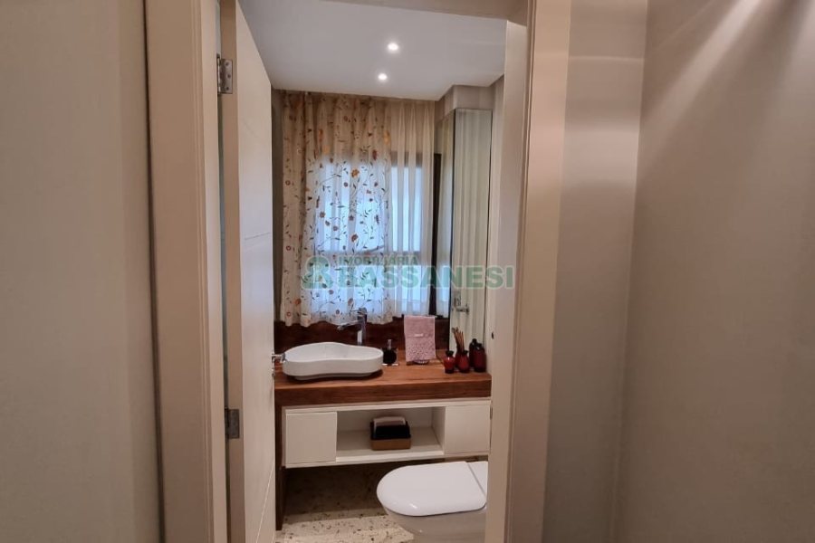 Apartamento com 241m², 3 dormitórios, 2 vagas, no bairro Colina Sorriso em Caxias do Sul para Comprar