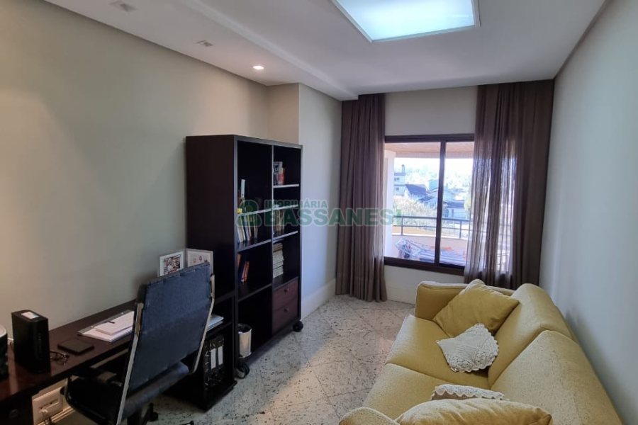 Apartamento com 241m², 3 dormitórios, 2 vagas, no bairro Colina Sorriso em Caxias do Sul para Comprar