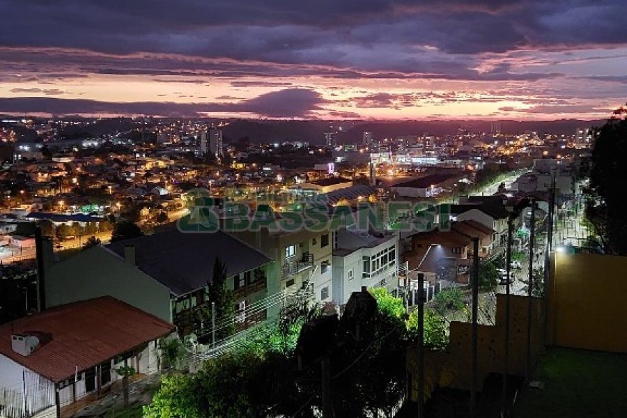 Apartamento com 241m², 3 dormitórios, 2 vagas, no bairro Colina Sorriso em Caxias do Sul para Comprar