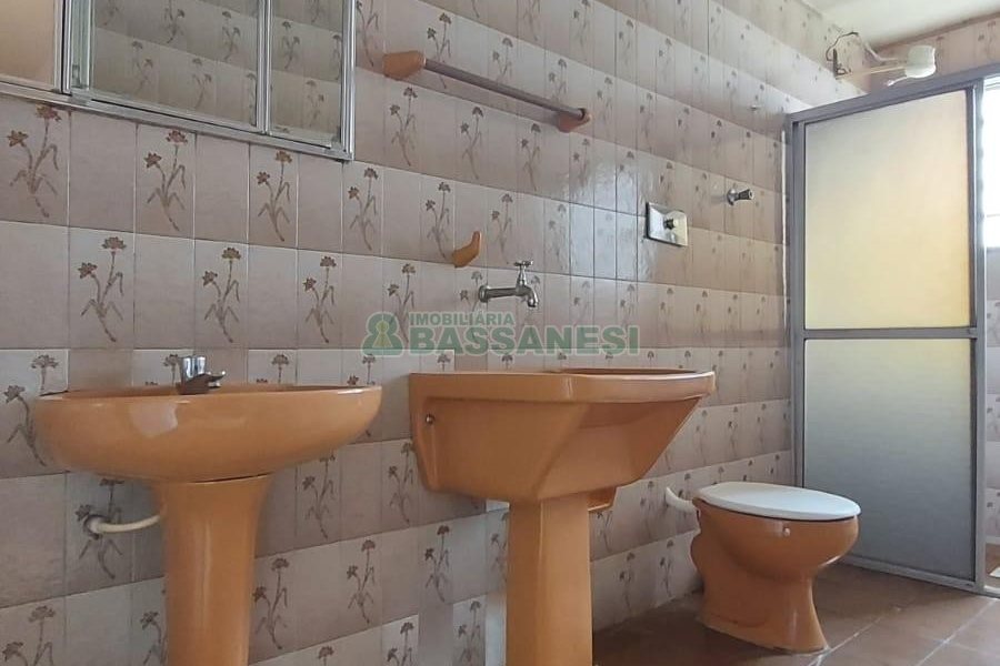 Apartamento com 52m², 2 dormitórios, no bairro São Leopoldo em Caxias do Sul para Alugar