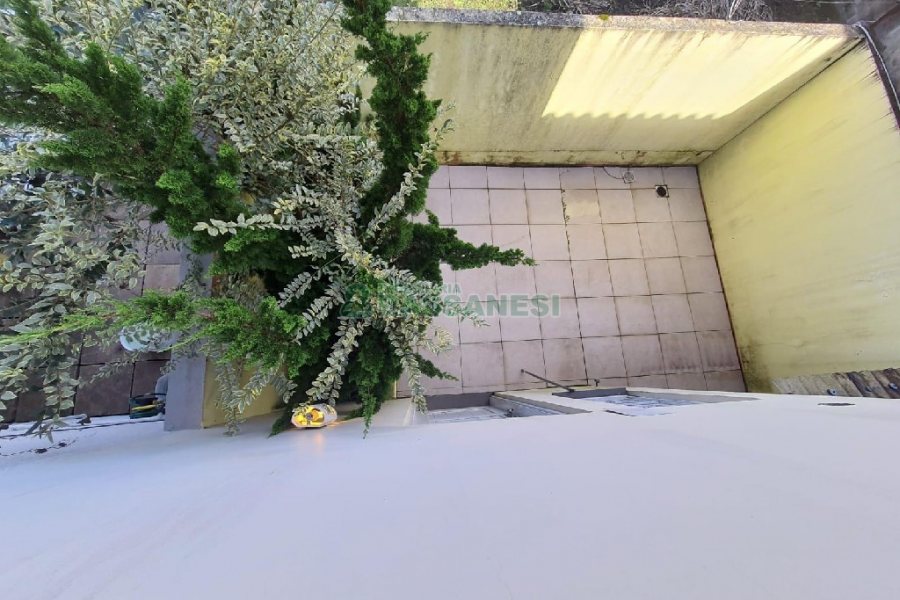 Sobrado com 84m², 2 dormitórios, 1 vaga, no bairro Desvio Rizzo em Caxias do Sul para Comprar