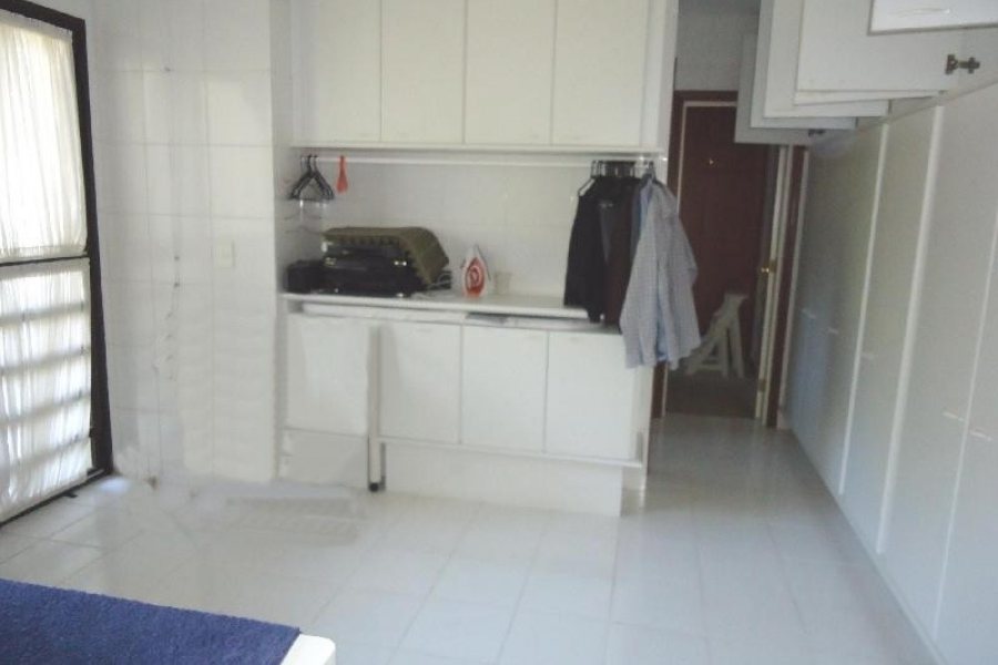 Apto Mobiliado com 600m², 3 dormitórios, 4 vagas, no bairro Centro em Caxias do Sul para Comprar