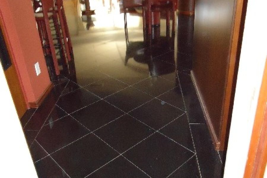 Apto Mobiliado com 600m², 3 dormitórios, 4 vagas, no bairro Centro em Caxias do Sul para Comprar