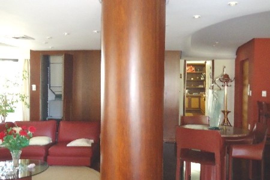 Apto Mobiliado com 600m², 3 dormitórios, 4 vagas, no bairro Centro em Caxias do Sul para Comprar