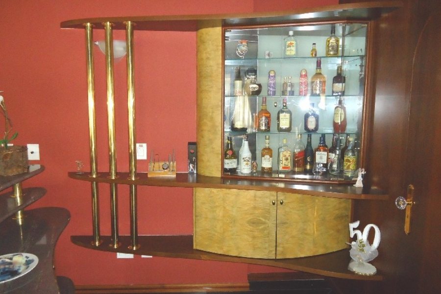 Apto Mobiliado com 600m², 3 dormitórios, 4 vagas, no bairro Centro em Caxias do Sul para Comprar