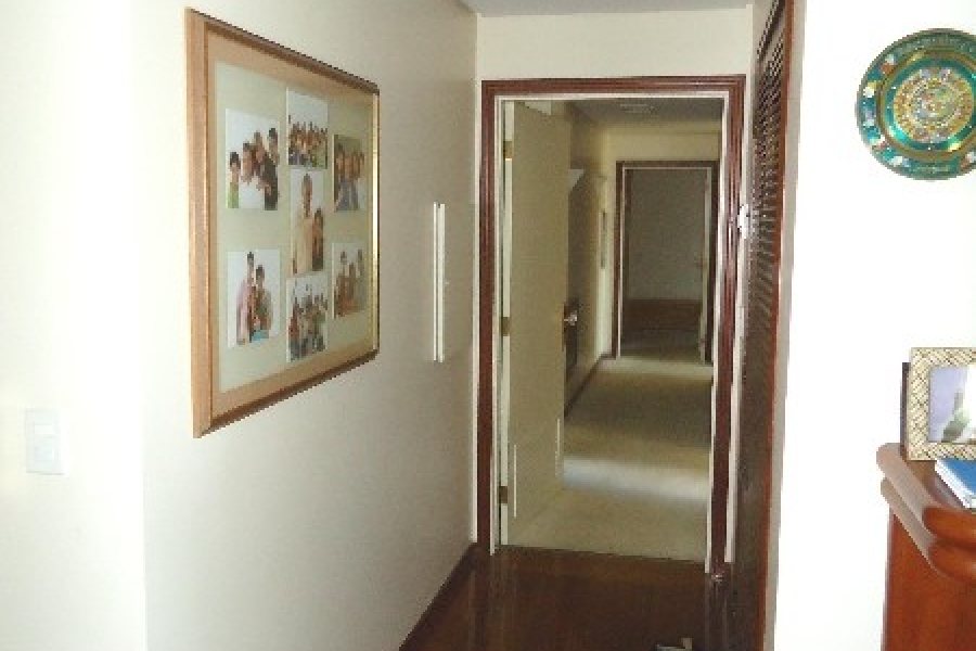 Apto Mobiliado com 600m², 3 dormitórios, 4 vagas, no bairro Centro em Caxias do Sul para Comprar