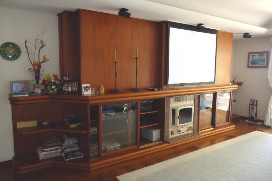 Apto Mobiliado com 600m², 3 dormitórios, 4 vagas, no bairro Centro em Caxias do Sul para Comprar