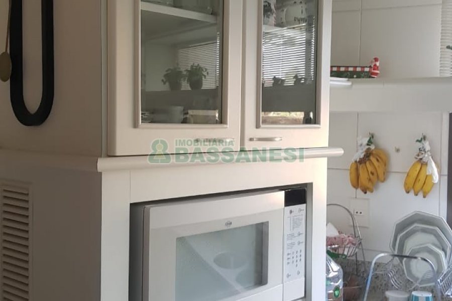 Apto Mobiliado com 600m², 3 dormitórios, 4 vagas, no bairro Centro em Caxias do Sul para Comprar