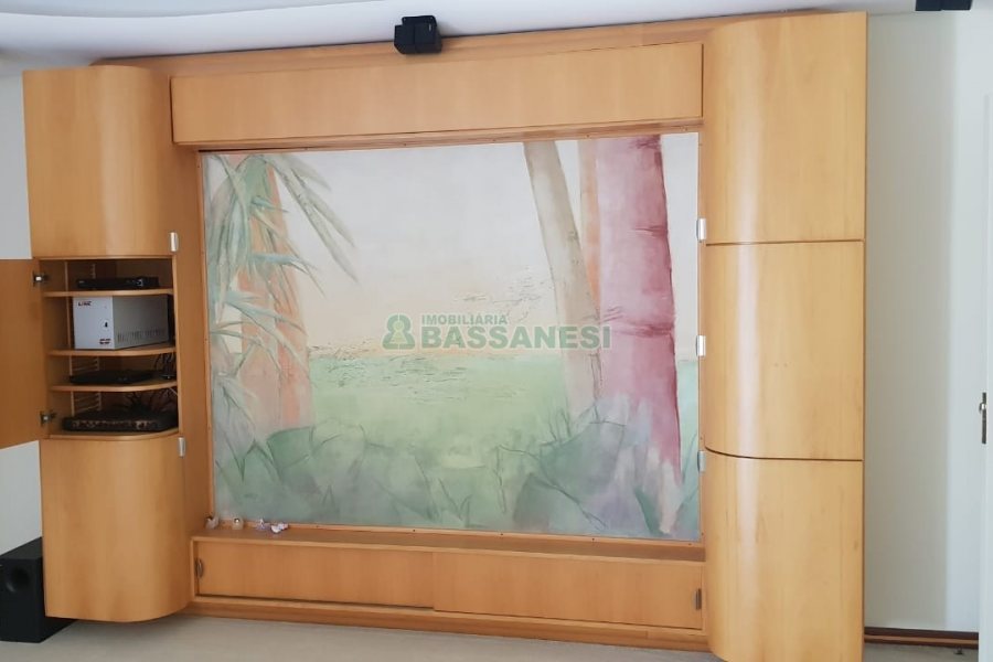 Apto Mobiliado com 600m², 3 dormitórios, 4 vagas, no bairro Centro em Caxias do Sul para Comprar