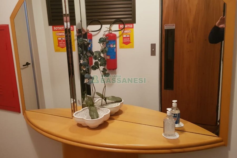 Apto Mobiliado com 600m², 3 dormitórios, 4 vagas, no bairro Centro em Caxias do Sul para Comprar