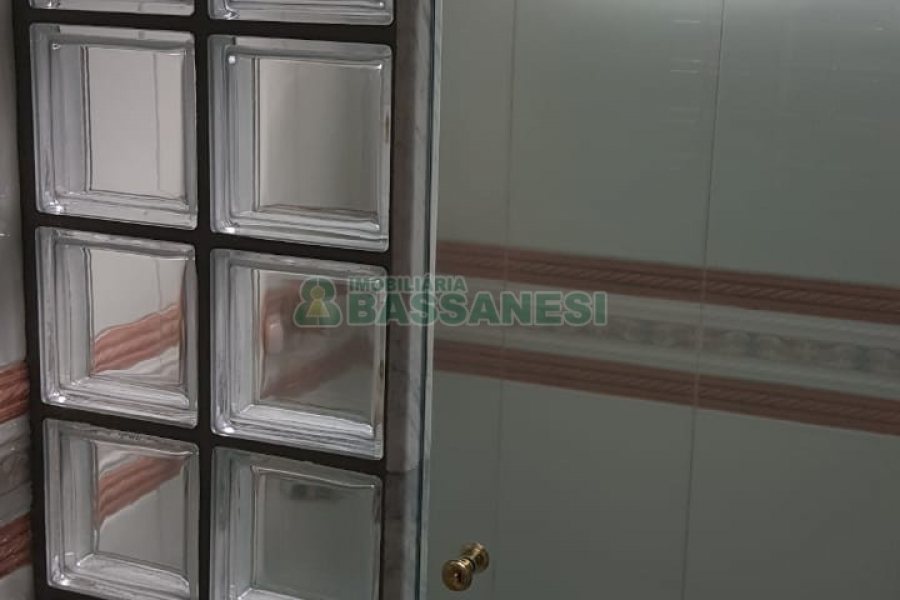 Apto Mobiliado com 600m², 3 dormitórios, 4 vagas, no bairro Centro em Caxias do Sul para Comprar