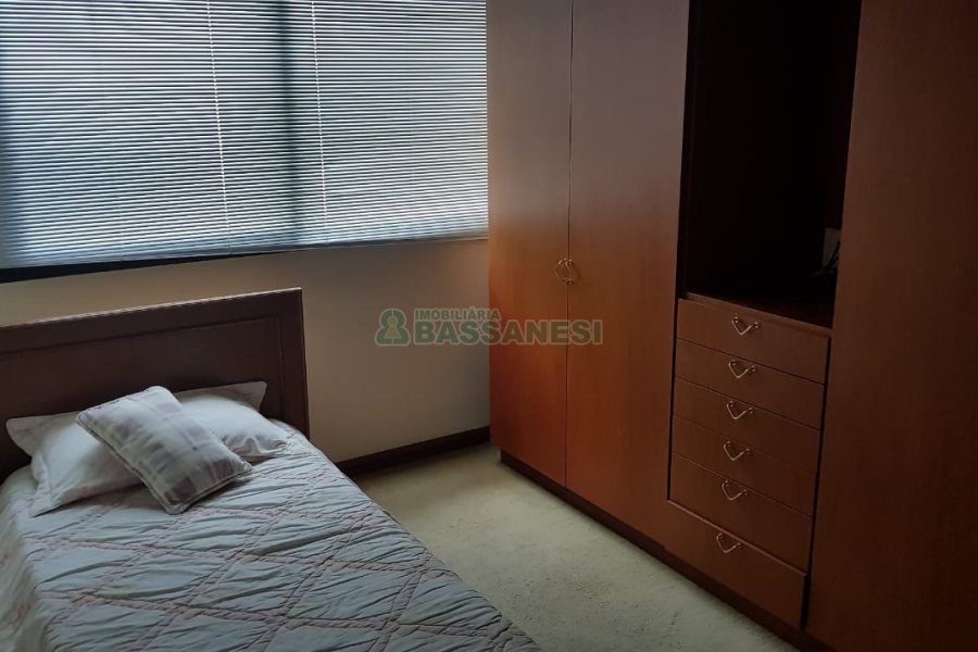 Apto Mobiliado com 600m², 3 dormitórios, 4 vagas, no bairro Centro em Caxias do Sul para Comprar