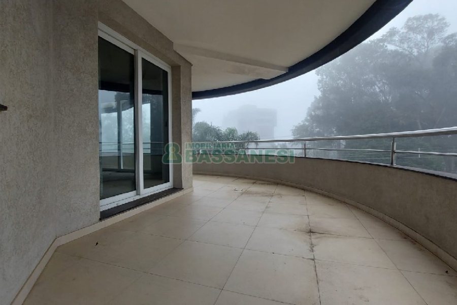 Apartamento com 304m², 3 dormitórios, 3 vagas, no bairro Jardim América em Caxias do Sul para Comprar