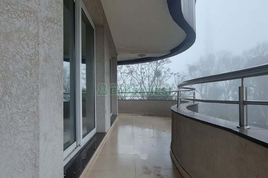 Apartamento com 304m², 3 dormitórios, 3 vagas, no bairro Jardim América em Caxias do Sul para Comprar