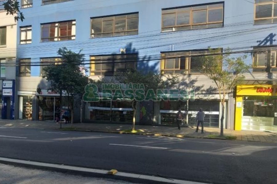 Loja com 553m², no bairro Centro em Caxias do Sul para Comprar