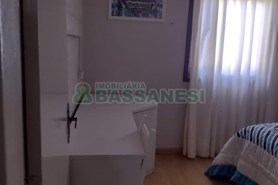 Casa com 400m², 5 dormitórios, 5 vagas, no bairro Desvio Rizzo em Caxias do Sul para Comprar