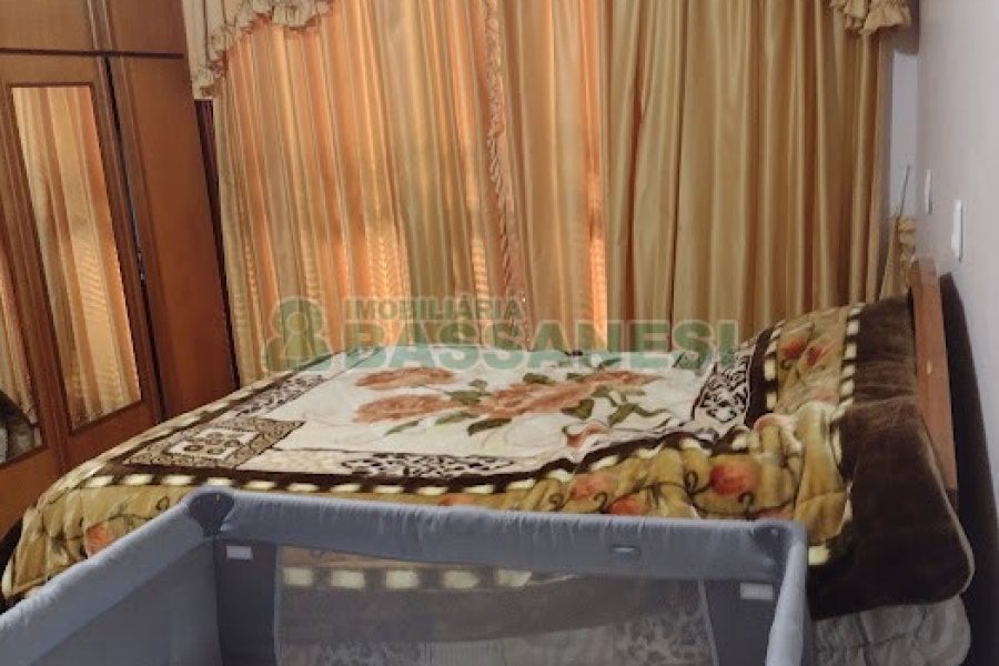 Casa com 400m², 5 dormitórios, 5 vagas, no bairro Desvio Rizzo em Caxias do Sul para Comprar