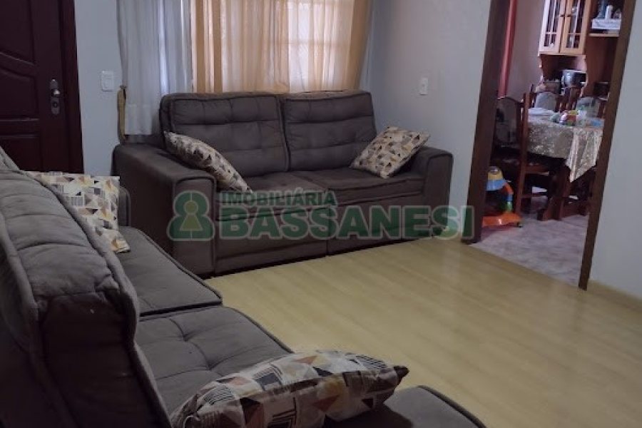 Casa com 400m², 5 dormitórios, 5 vagas, no bairro Desvio Rizzo em Caxias do Sul para Comprar