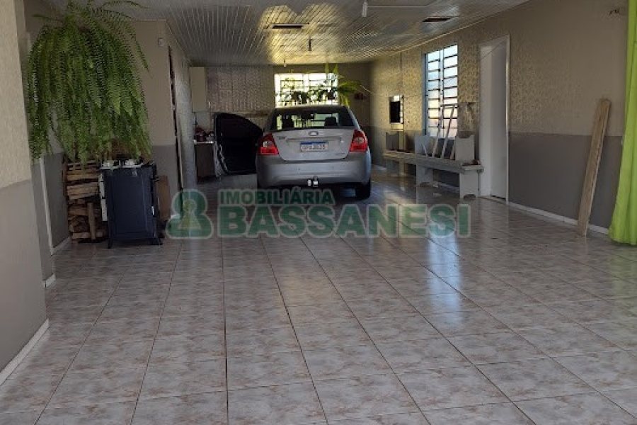 Casa com 400m², 5 dormitórios, 5 vagas, no bairro Desvio Rizzo em Caxias do Sul para Comprar